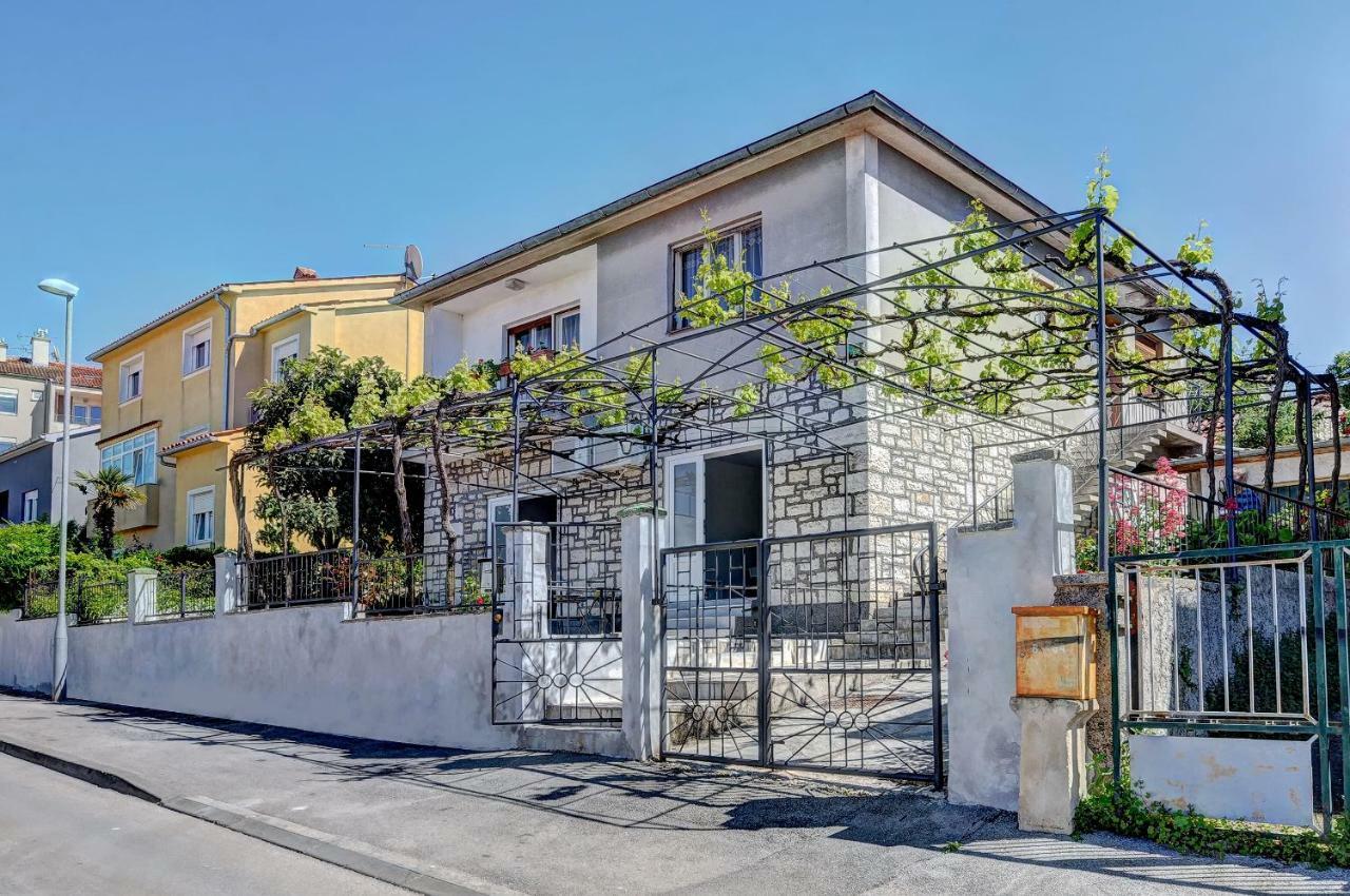 Apartman M Apartment Pula Exterior photo